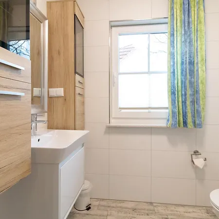 Haus Am Grossbahnhof Whg 1 * Binz